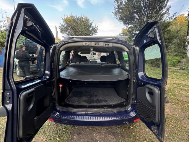 Синий Дачия Логан, объемом двигателя 1.6 л и пробегом 350 тыс. км за 5700 $, фото 10 на Automoto.ua