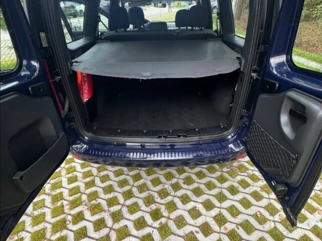 Синий Дачия Логан, объемом двигателя 1.6 л и пробегом 174 тыс. км за 7200 $, фото 4 на Automoto.ua