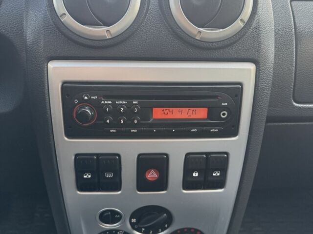 Синий Дачия Логан, объемом двигателя 1.6 л и пробегом 350 тыс. км за 5700 $, фото 15 на Automoto.ua