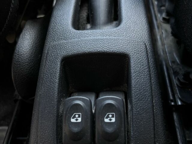 Синий Дачия Логан, объемом двигателя 1.6 л и пробегом 180 тыс. км за 5500 $, фото 22 на Automoto.ua