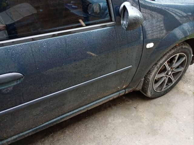 Зеленый Дачия Логан, объемом двигателя 1.4 л и пробегом 305 тыс. км за 2800 $, фото 5 на Automoto.ua