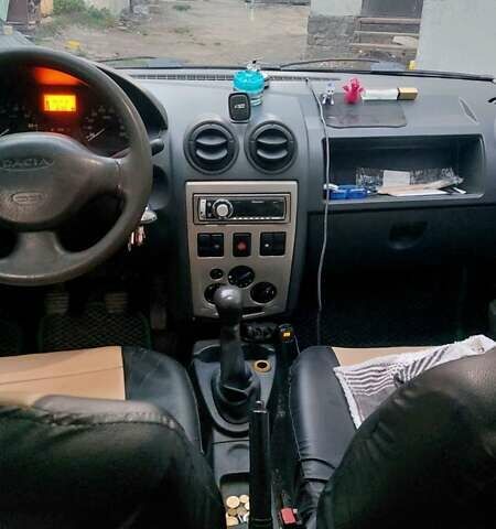 Зелений Дачія Logan, об'ємом двигуна 1.39 л та пробігом 305 тис. км за 3000 $, фото 3 на Automoto.ua