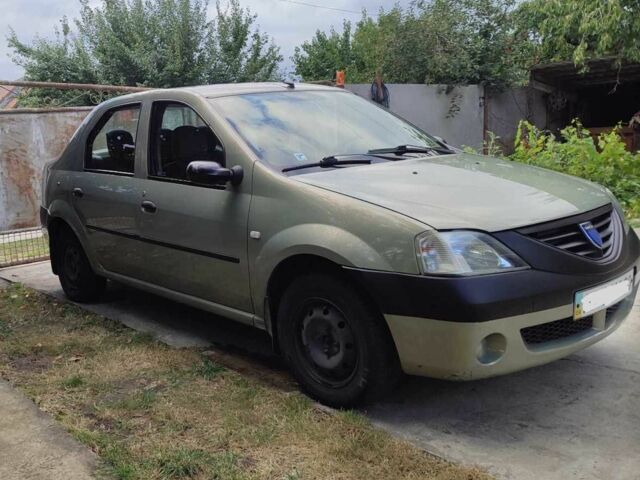 Зеленый Дачия Логан, объемом двигателя 1.6 л и пробегом 300 тыс. км за 3500 $, фото 2 на Automoto.ua