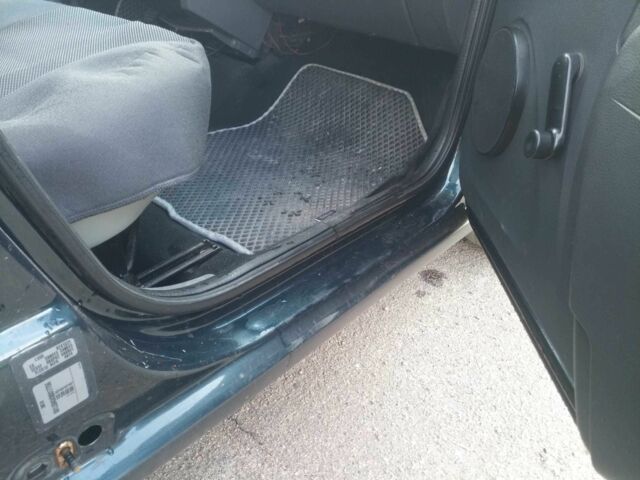 Зелений Дачія Logan, об'ємом двигуна 1.4 л та пробігом 340 тис. км за 2600 $, фото 8 на Automoto.ua