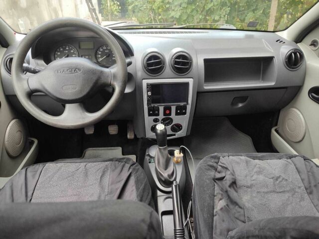 Зеленый Дачия Логан, объемом двигателя 1.6 л и пробегом 300 тыс. км за 3500 $, фото 4 на Automoto.ua