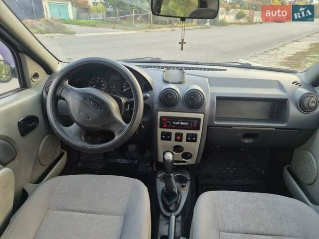 Дачія Logan 2007 у Дніпро (Дніпропетровську) на Automoto.ua Зелений Дачія Logan, об'ємом двигуна 1.39 л та пробігом 297 тис. км за 2699 $, фото 6 на Automoto.ua