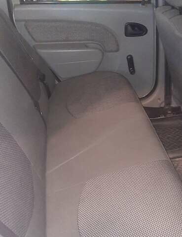 Зеленый Дачия Логан, объемом двигателя 1.6 л и пробегом 203 тыс. км за 4000 $, фото 6 на Automoto.ua