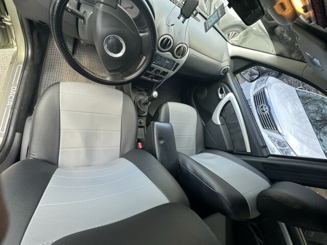 Зеленый Дачия Логан, объемом двигателя 1.6 л и пробегом 125 тыс. км за 2500 $, фото 3 на Automoto.ua