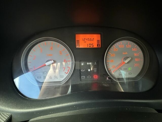 Зеленый Дачия Логан, объемом двигателя 1.6 л и пробегом 125 тыс. км за 2500 $, фото 2 на Automoto.ua