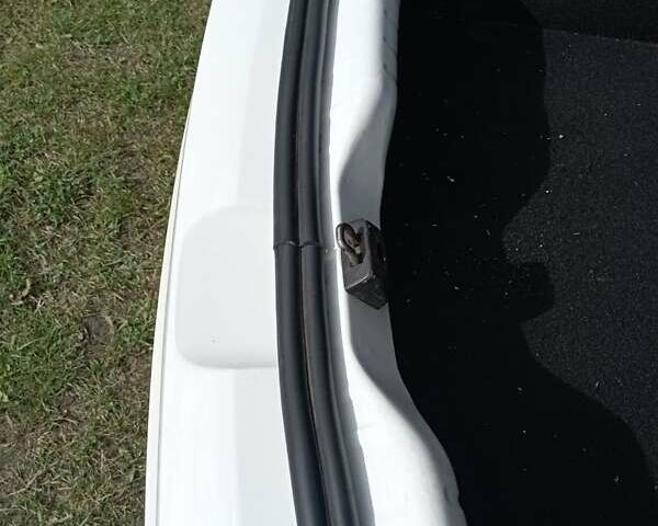 Белый Дачия Сандеро, объемом двигателя 1.6 л и пробегом 122 тыс. км за 5300 $, фото 15 на Automoto.ua