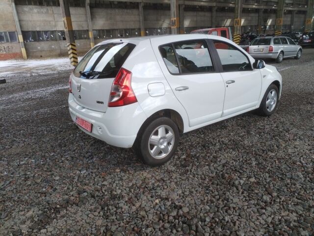 Дачія Sandero 2008 у Рожище на Automoto.ua Білий Дачія Sandero, об'ємом двигуна 1.6 л та пробігом 240 тис. км за 4250 $, фото 4 на Automoto.ua