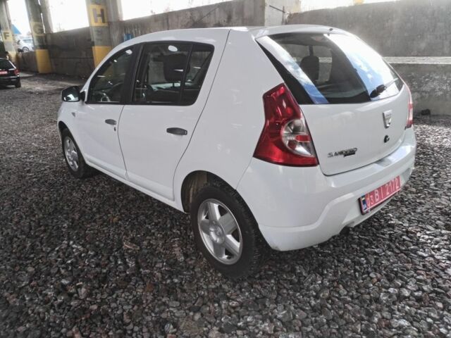 Дачія Sandero 2008 у Рожище на Automoto.ua Білий Дачія Sandero, об'ємом двигуна 1.6 л та пробігом 240 тис. км за 4250 $, фото 6 на Automoto.ua