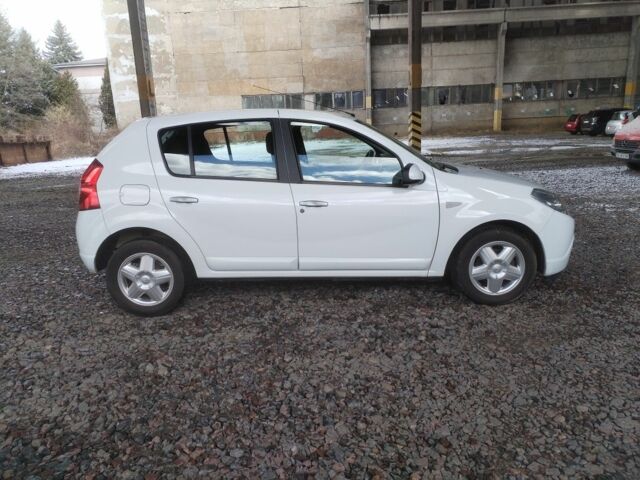 Дачія Sandero 2008 у Рожище на Automoto.ua Білий Дачія Sandero, об'ємом двигуна 1.6 л та пробігом 240 тис. км за 4250 $, фото 2 на Automoto.ua