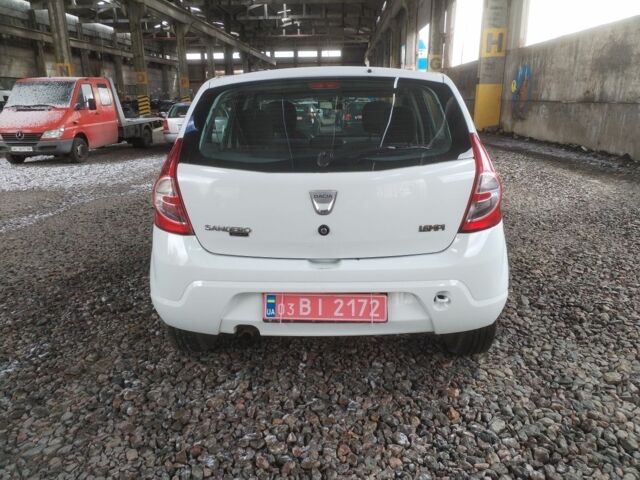 Дачія Sandero 2008 у Рожище на Automoto.ua Білий Дачія Sandero, об'ємом двигуна 1.6 л та пробігом 240 тис. км за 4250 $, фото 5 на Automoto.ua
