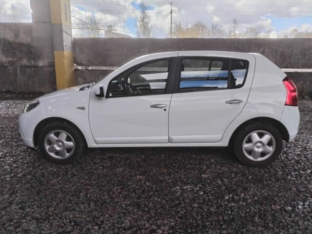 Дачія Sandero 2008 у Рожище на Automoto.ua Білий Дачія Sandero, об'ємом двигуна 1.6 л та пробігом 240 тис. км за 4250 $, фото 7 на Automoto.ua