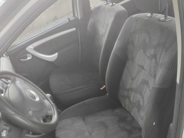 Дачія Sandero 2008 у Рожище на Automoto.ua Білий Дачія Sandero, об'ємом двигуна 1.6 л та пробігом 240 тис. км за 4250 $, фото 12 на Automoto.ua
