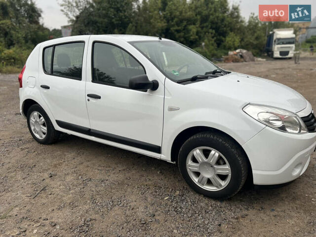 Білий Дачія Sandero, об'ємом двигуна 1.2 л та пробігом 142 тис. км за 4650 $, фото 22 на Automoto.ua