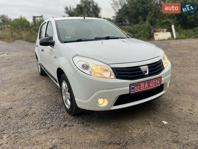 Білий Дачія Sandero, об'ємом двигуна 1.2 л та пробігом 142 тис. км за 4650 $, фото 28 на Automoto.ua