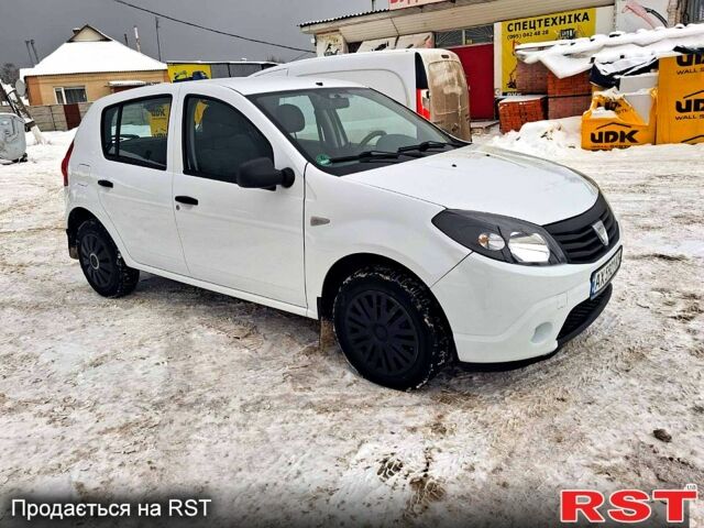 Белый Дачия Сандеро, объемом двигателя 1.4 л и пробегом 165 тыс. км за 3850 $, фото 4 на Automoto.ua