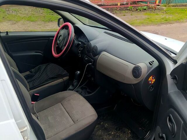 Білий Дачія Sandero, об'ємом двигуна 1.1 л та пробігом 215 тис. км за 3899 $, фото 5 на Automoto.ua