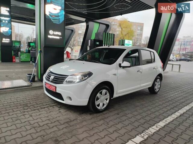 Белый Дачия Сандеро, объемом двигателя 1.4 л и пробегом 166 тыс. км за 4550 $, фото 31 на Automoto.ua