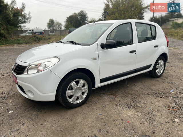 Білий Дачія Sandero, об'ємом двигуна 1.2 л та пробігом 142 тис. км за 4650 $, фото 3 на Automoto.ua