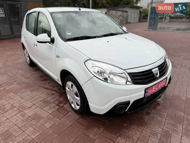 Білий Дачія Sandero, об'ємом двигуна 1.6 л та пробігом 140 тис. км за 4899 $, фото 10 на Automoto.ua