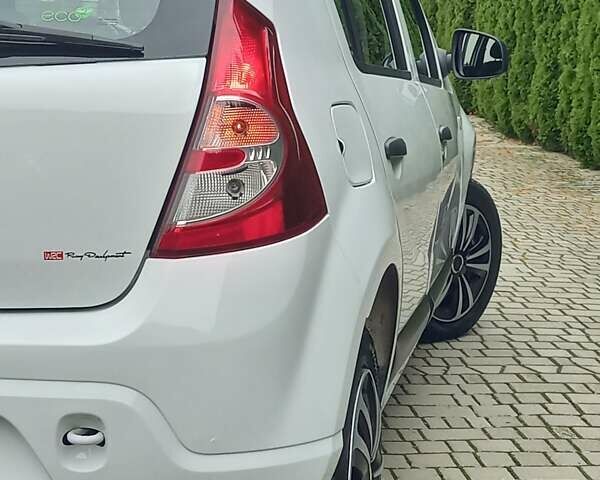 Білий Дачія Sandero, об'ємом двигуна 1.2 л та пробігом 160 тис. км за 4299 $, фото 46 на Automoto.ua