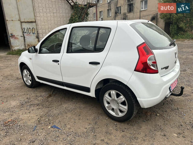 Білий Дачія Sandero, об'ємом двигуна 1.2 л та пробігом 142 тис. км за 4650 $, фото 7 на Automoto.ua