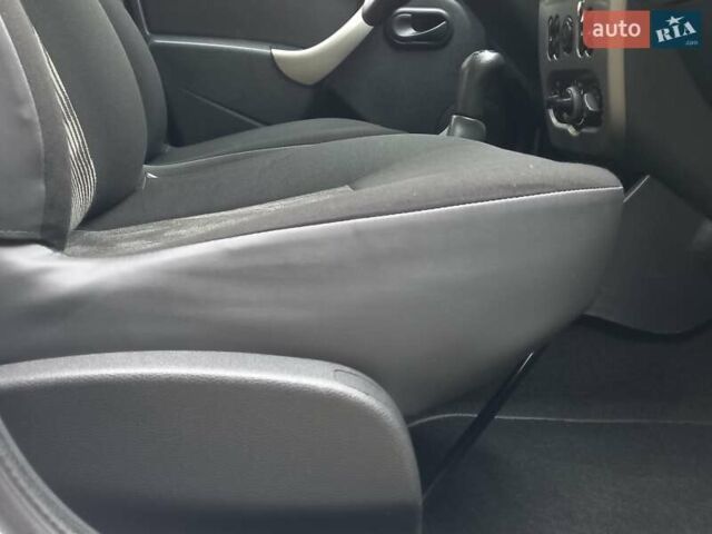 Белый Дачия Сандеро, объемом двигателя 1.2 л и пробегом 160 тыс. км за 4299 $, фото 66 на Automoto.ua