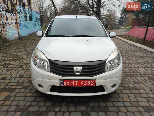 Белый Дачия Сандеро, объемом двигателя 1.4 л и пробегом 166 тыс. км за 4550 $, фото 1 на Automoto.ua