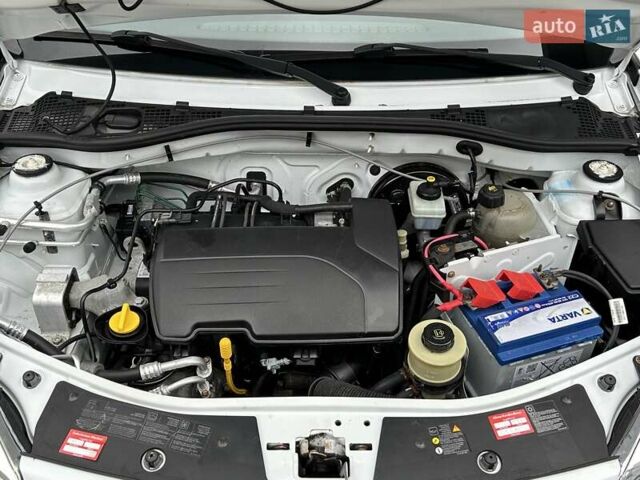 Белый Дачия Сандеро, объемом двигателя 1.2 л и пробегом 187 тыс. км за 4200 $, фото 43 на Automoto.ua