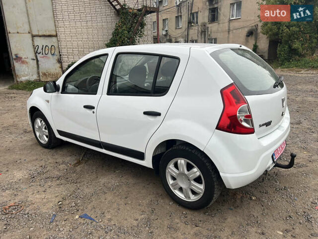Білий Дачія Sandero, об'ємом двигуна 1.2 л та пробігом 142 тис. км за 4650 $, фото 8 на Automoto.ua