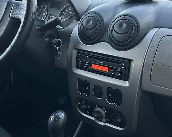 Дачия Сандеро 2009 в Любешов на Automoto.ua Белый Дачия Сандеро, объемом двигателя 1.4 л и пробегом 107 тыс. км за 4550 $, фото 29 на Automoto.ua