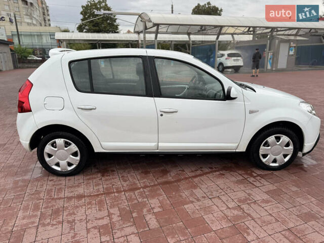 Білий Дачія Sandero, об'ємом двигуна 1.6 л та пробігом 140 тис. км за 4899 $, фото 8 на Automoto.ua