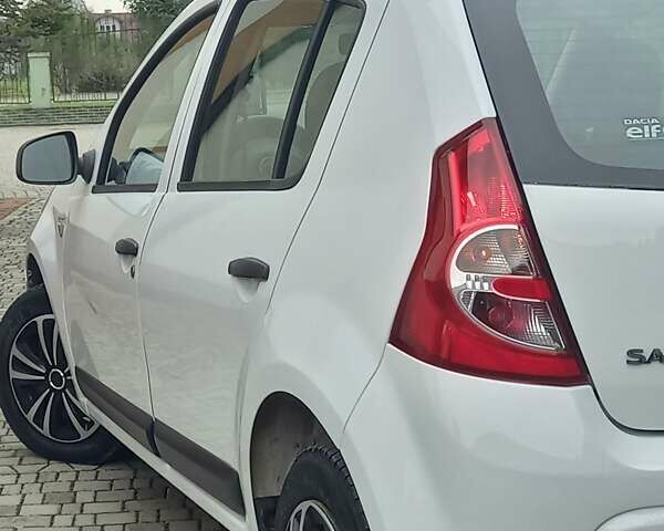 Білий Дачія Sandero, об'ємом двигуна 1.2 л та пробігом 160 тис. км за 4299 $, фото 33 на Automoto.ua
