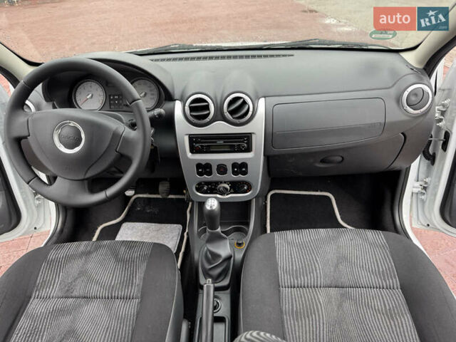 Білий Дачія Sandero, об'ємом двигуна 1.6 л та пробігом 140 тис. км за 4899 $, фото 20 на Automoto.ua