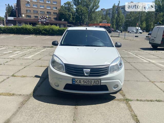 Білий Дачія Sandero, об'ємом двигуна 1.4 л та пробігом 297 тис. км за 3200 $, фото 4 на Automoto.ua