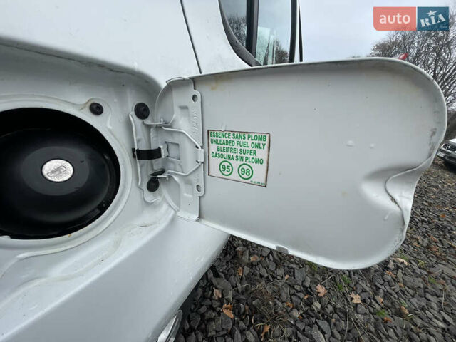 Белый Дачия Сандеро, объемом двигателя 1.2 л и пробегом 184 тыс. км за 4400 $, фото 20 на Automoto.ua