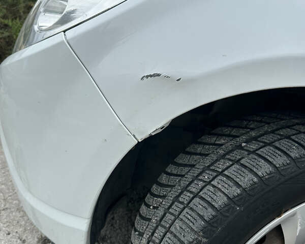 Белый Дачия Сандеро, объемом двигателя 1.2 л и пробегом 120 тыс. км за 4500 $, фото 14 на Automoto.ua