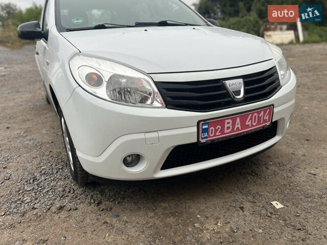 Білий Дачія Sandero, об'ємом двигуна 1.2 л та пробігом 142 тис. км за 4650 $, фото 24 на Automoto.ua