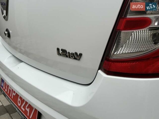 Белый Дачия Сандеро, объемом двигателя 1.2 л и пробегом 187 тыс. км за 4200 $, фото 11 на Automoto.ua