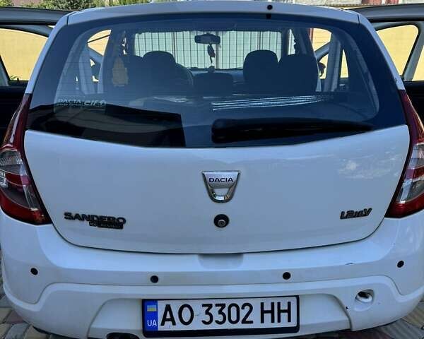 Білий Дачія Sandero, об'ємом двигуна 1.15 л та пробігом 194 тис. км за 3700 $, фото 5 на Automoto.ua