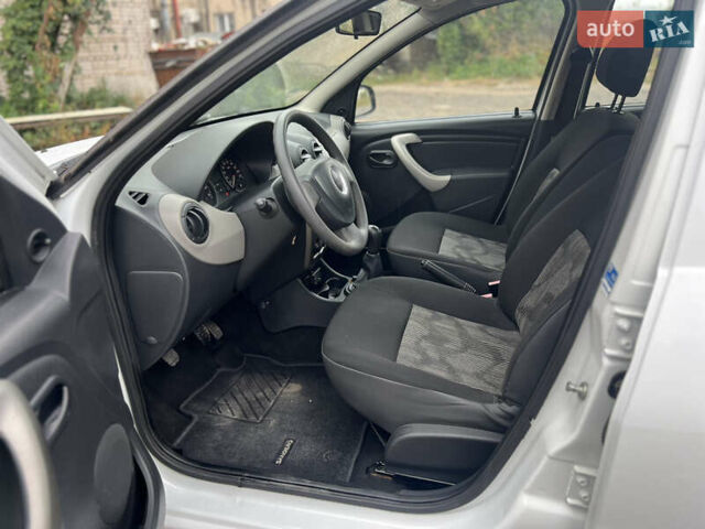 Білий Дачія Sandero, об'ємом двигуна 1.2 л та пробігом 142 тис. км за 4650 $, фото 31 на Automoto.ua