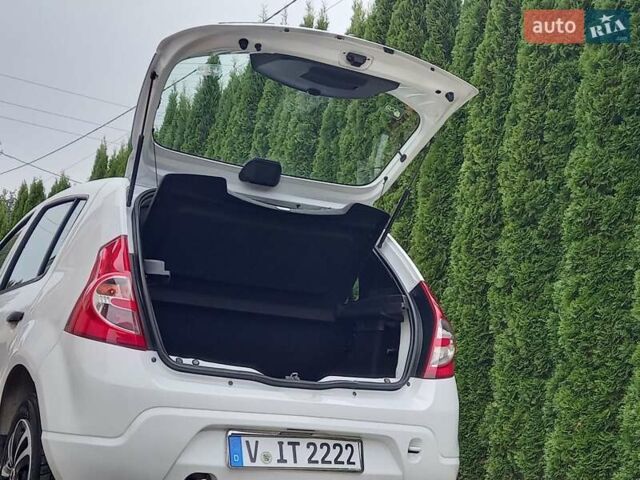 Білий Дачія Sandero, об'ємом двигуна 1.2 л та пробігом 160 тис. км за 4299 $, фото 57 на Automoto.ua