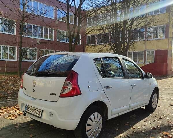 Дачия Сандеро 2009 в Днепре (Днепропетровске) на Automoto.ua Белый Дачия Сандеро, объемом двигателя 1.39 л и пробегом 275 тыс. км за 3700 $, фото 8 на Automoto.ua