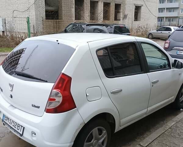 Белый Дачия Сандеро, объемом двигателя 1.15 л и пробегом 142 тыс. км за 4300 $, фото 1 на Automoto.ua