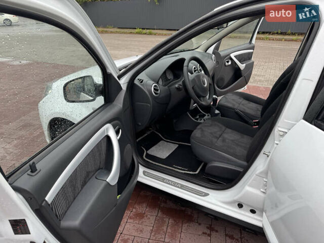 Білий Дачія Sandero, об'ємом двигуна 1.6 л та пробігом 140 тис. км за 4899 $, фото 12 на Automoto.ua