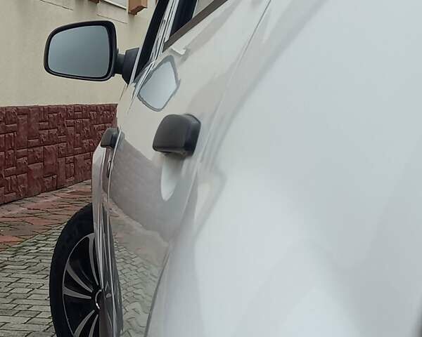 Білий Дачія Sandero, об'ємом двигуна 1.2 л та пробігом 160 тис. км за 4299 $, фото 37 на Automoto.ua