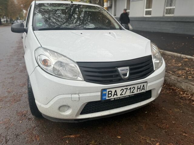 Білий Дачія Sandero, об'ємом двигуна 1.4 л та пробігом 200 тис. км за 4499 $, фото 5 на Automoto.ua